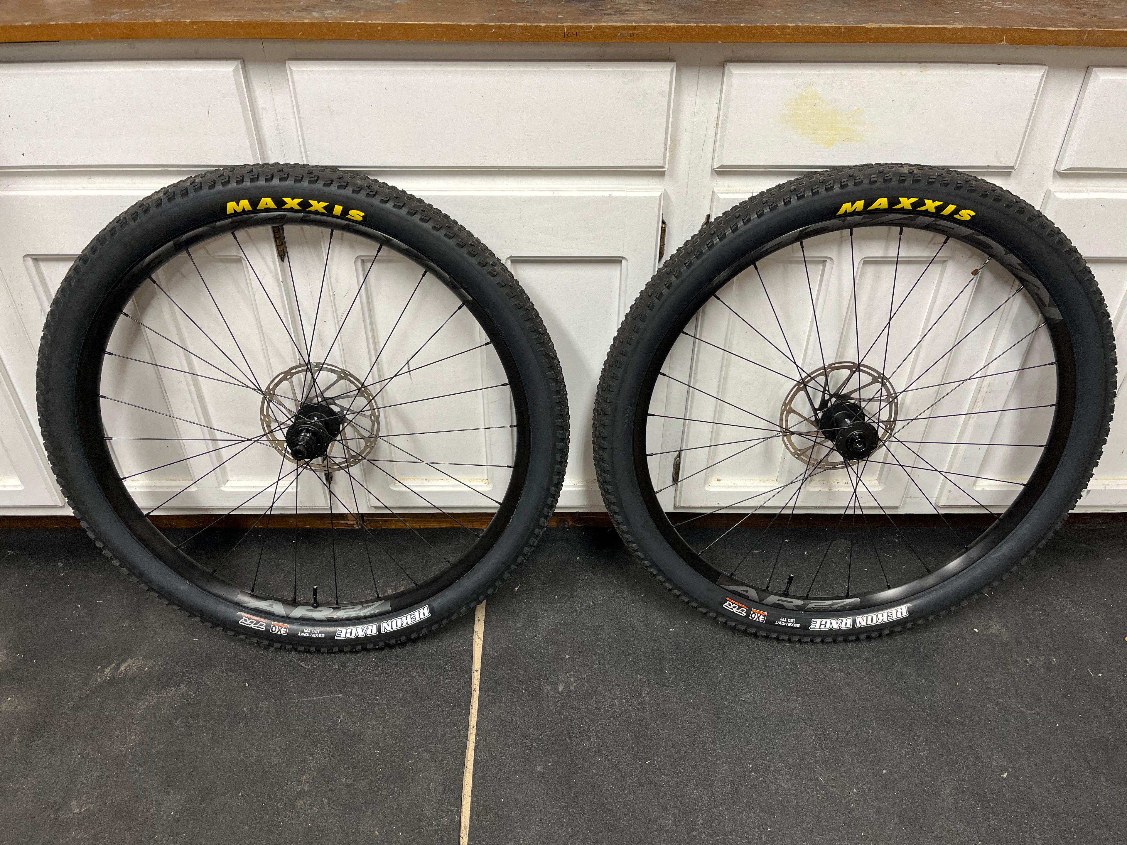 RaceFace Affect AR 27 29” Wheelset