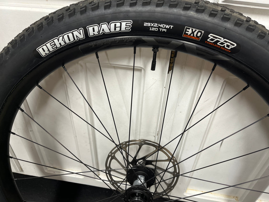 RaceFace Affect AR 27 29” Wheelset