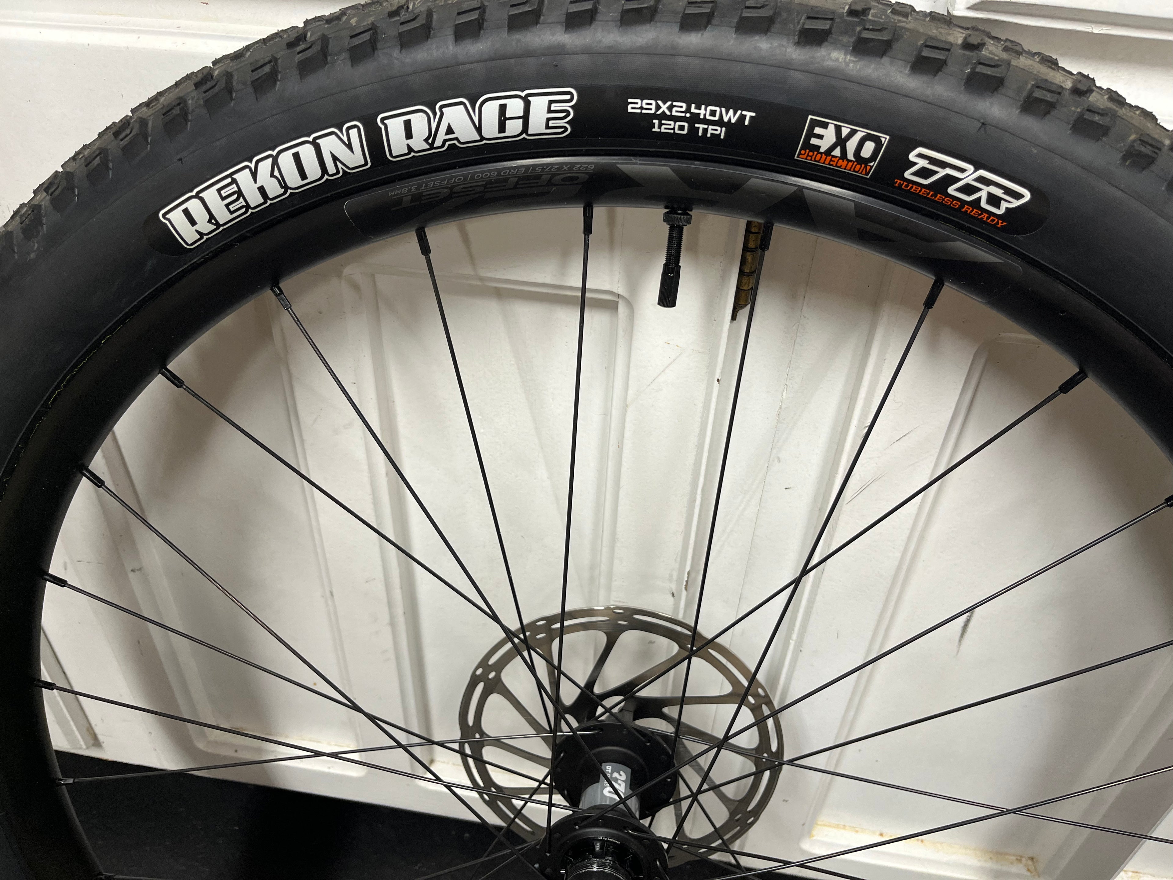 RaceFace Affect AR 27 29” Wheelset