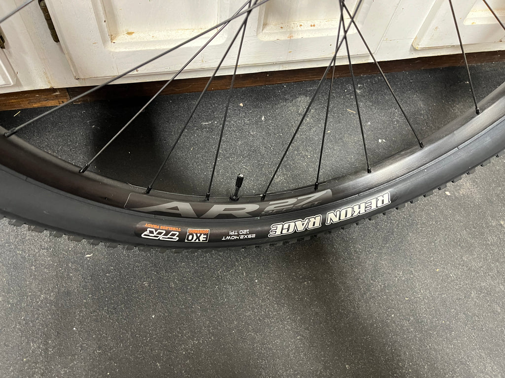 RaceFace Affect AR 27 29” Wheelset